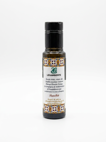 Olio extravergine di oliva con etichetta natalizia per Legambiente