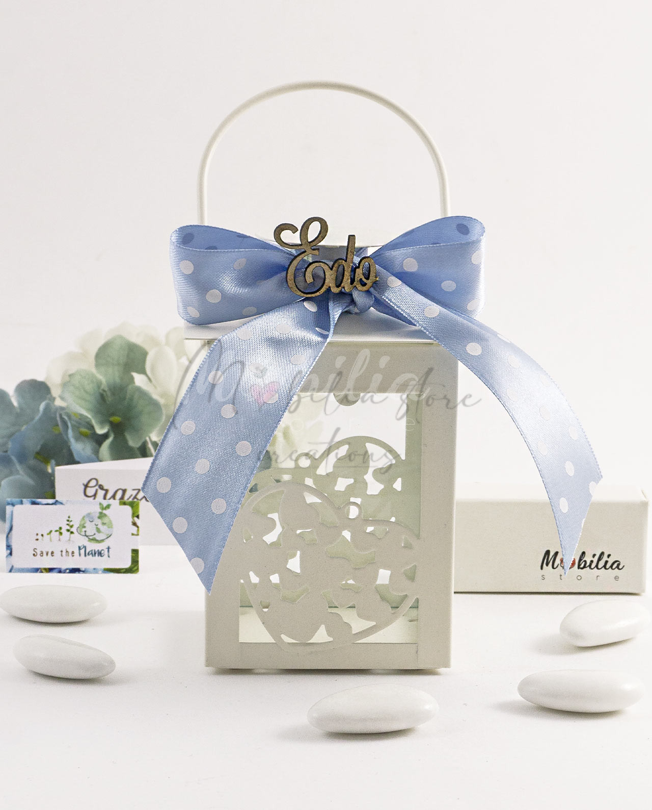 Bomboniera lanterna cuore fiocco a pois azzurro e scritta personalizzabile