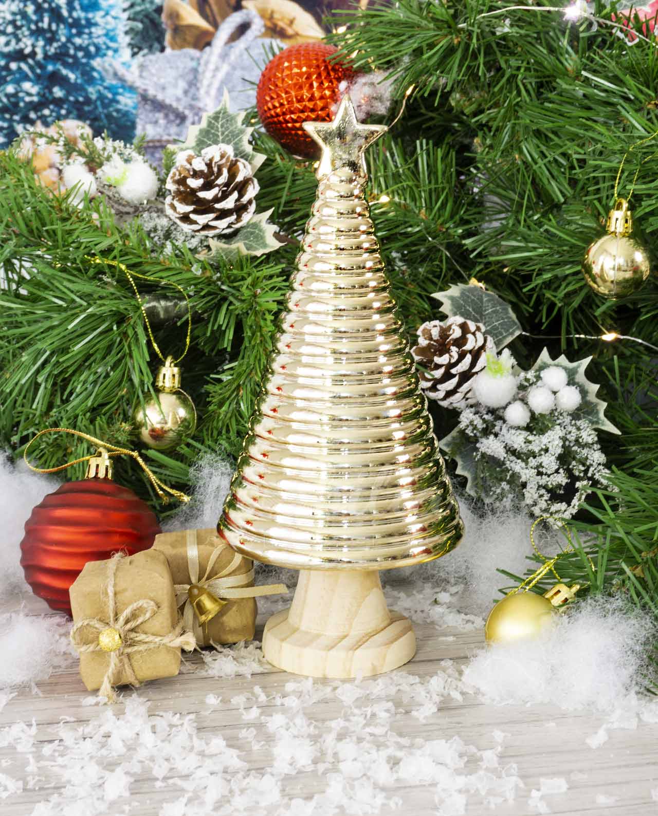 Scultura albero di natale in legno e ceramica oro