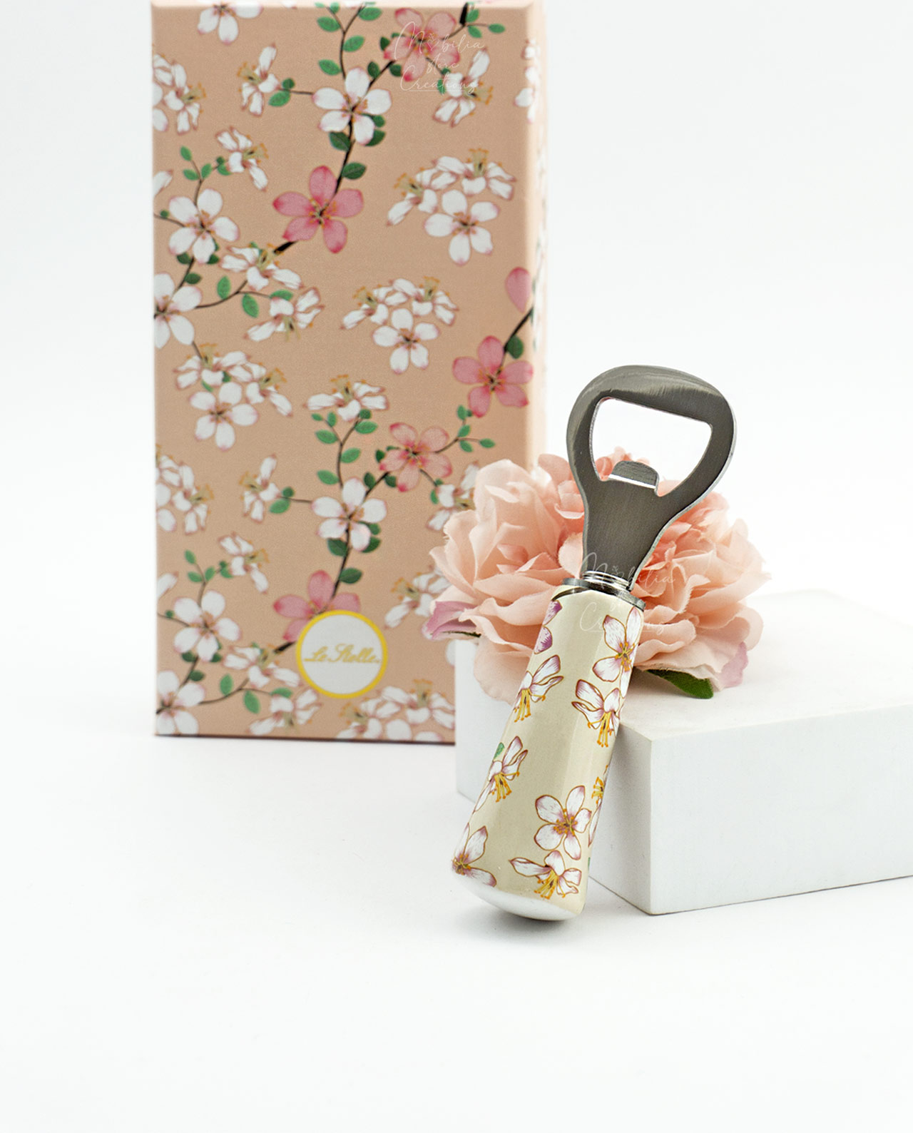 Apribottiglie decoro magnolia e scatola regalo