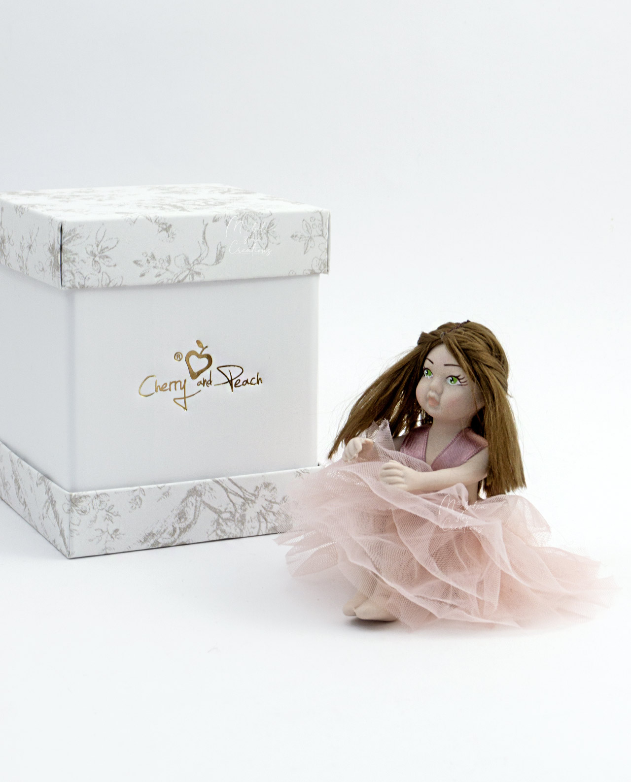 Ballerina in capodimonte piccola con tutรน rosa Cherry and Peach