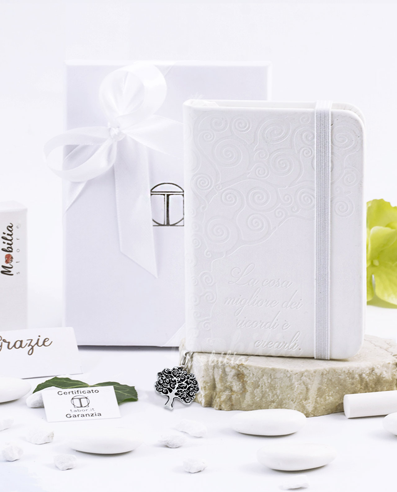 Bomboniera blocco note bianco con ciondolo bagno argento Tabor