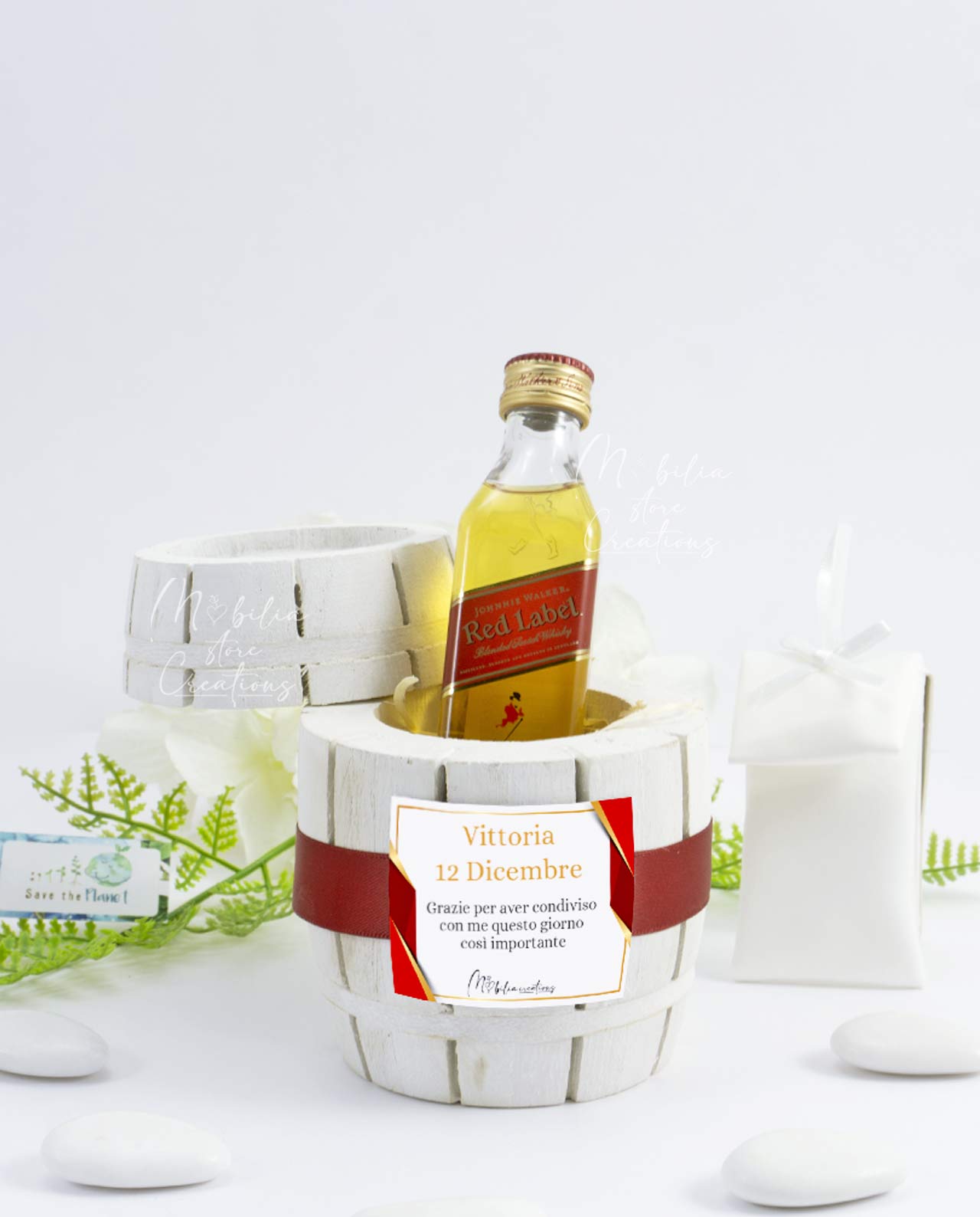 Bomboniera botte in legno con liquore mini ed etichetta personalizzata