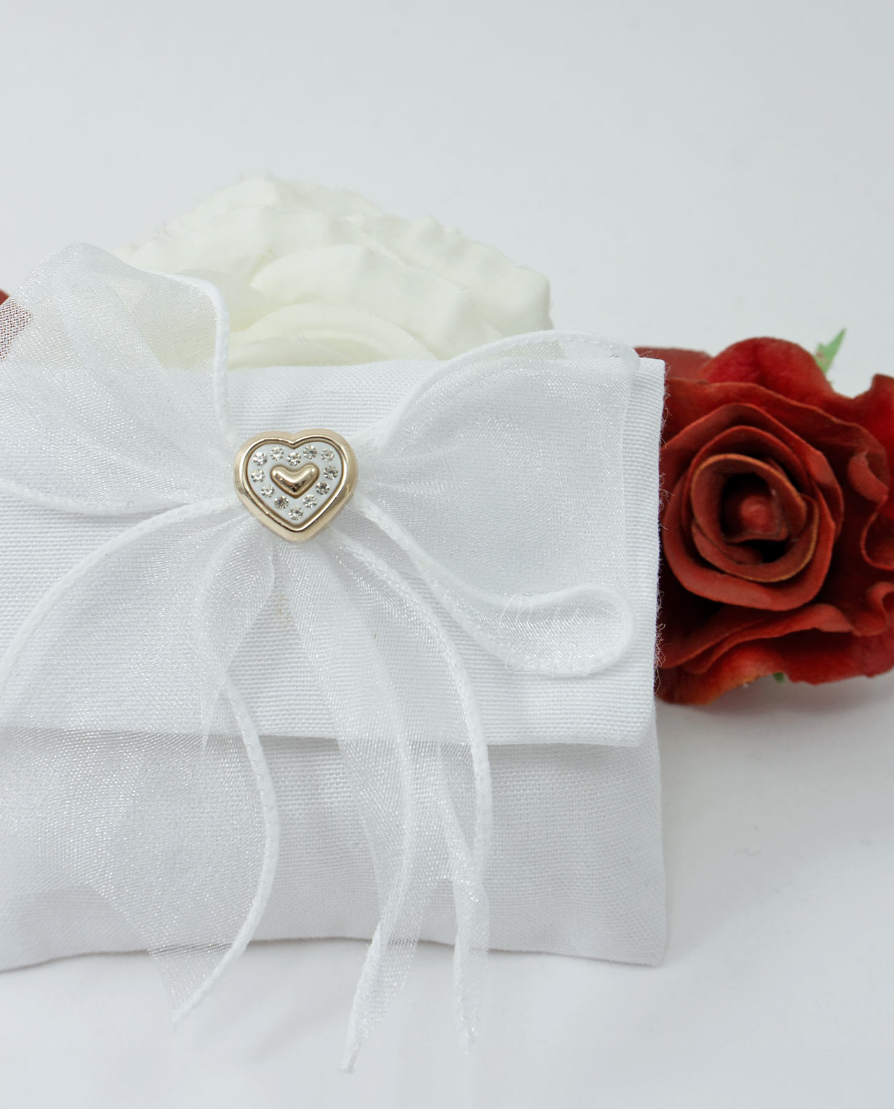 Bustina bianca con cuore e confetti - immagine 3