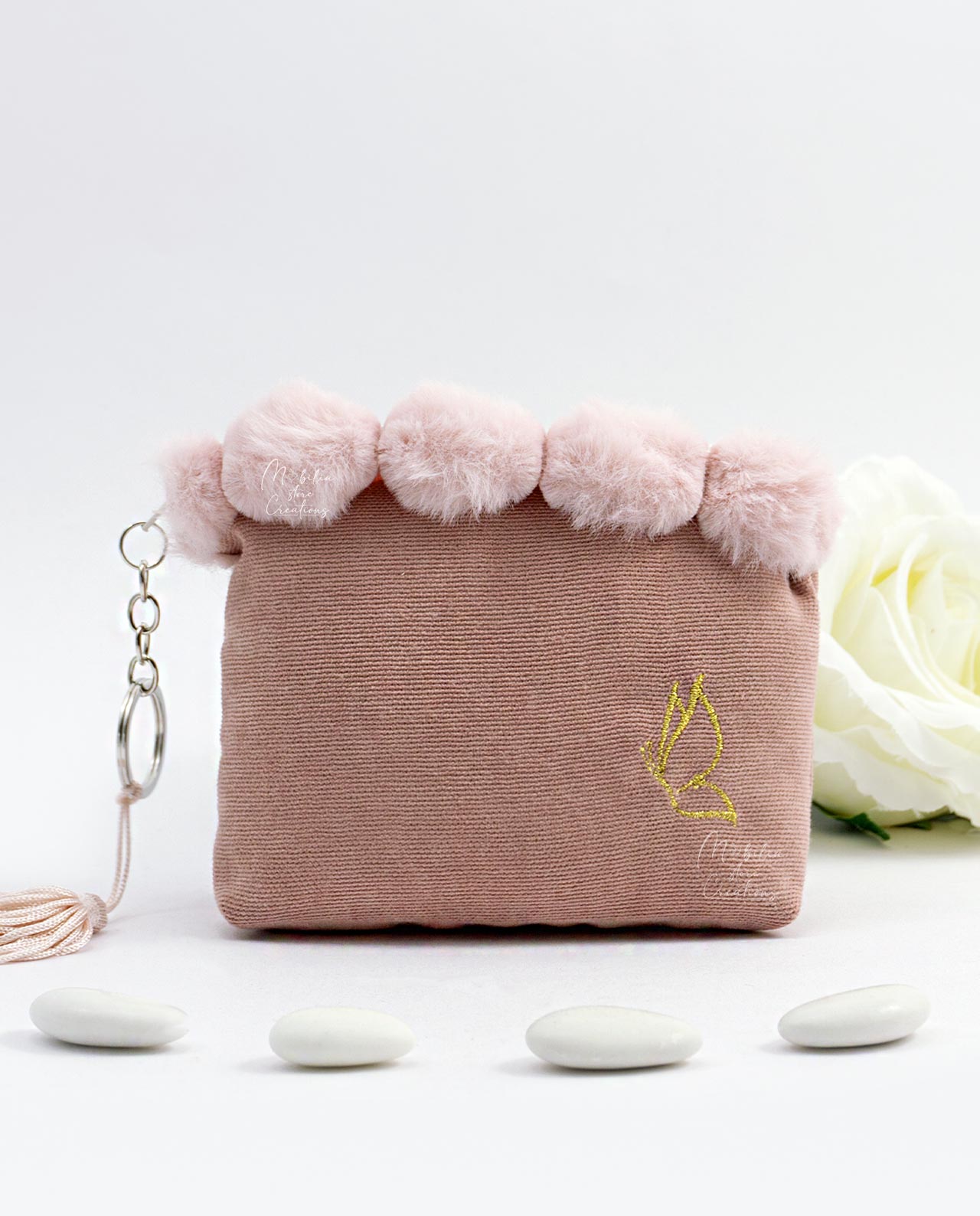 Bomboniera pochette in cotone rosa con pon pon Cherry and Peach