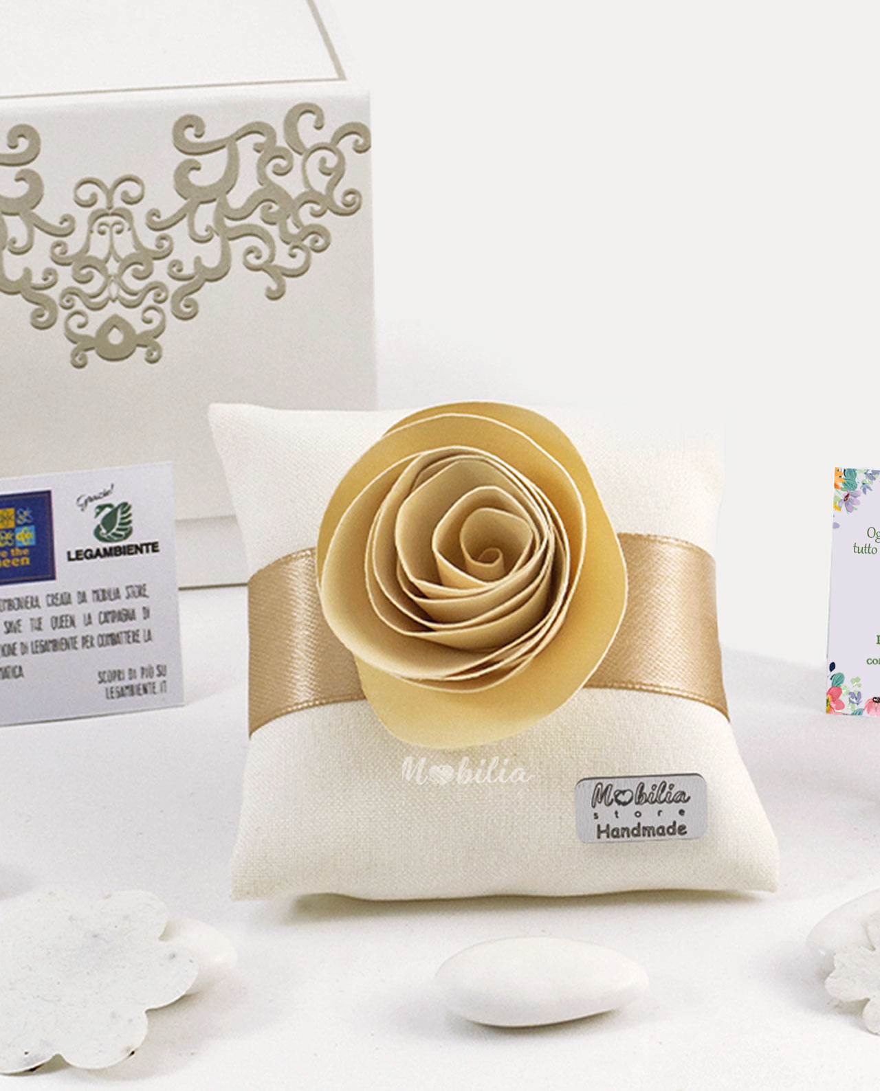 Bomboniera Legambiente rosa in carta con certificato piantabile su cuscino e scatola