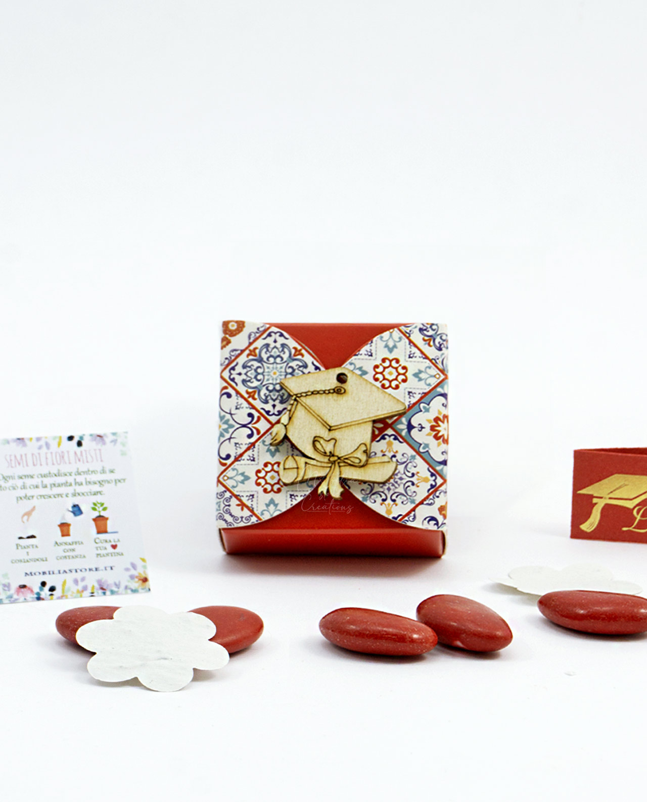 Bomboniera Legambiente scatolina maiolica rossa piccola con tocco e coriandoli da piantare