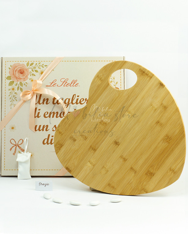 Bomboniera Tagliere cuore in legno
