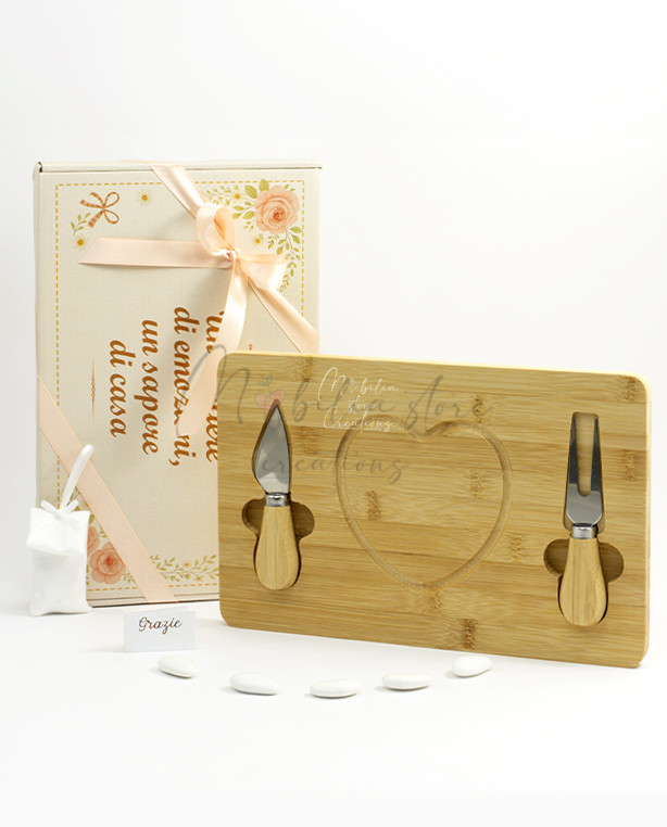Bomboniera Tagliere in legno con coltelli da formaggio