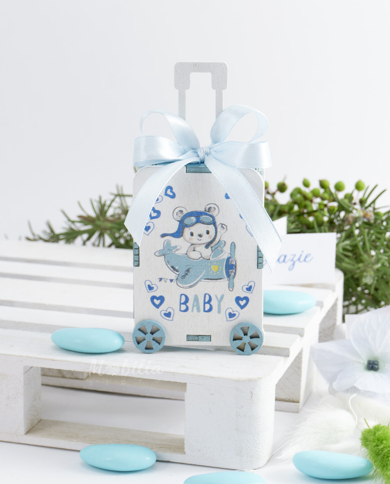 Bomboniera trolley portaconfetti in legno con orsetto azzurro