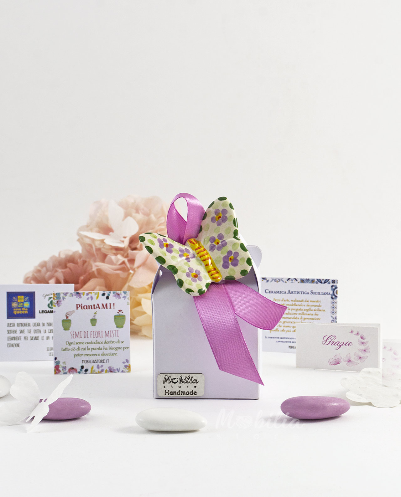 Bomboniera Legambiente magnete farfalla con fiori in ceramica artigianale siciliana