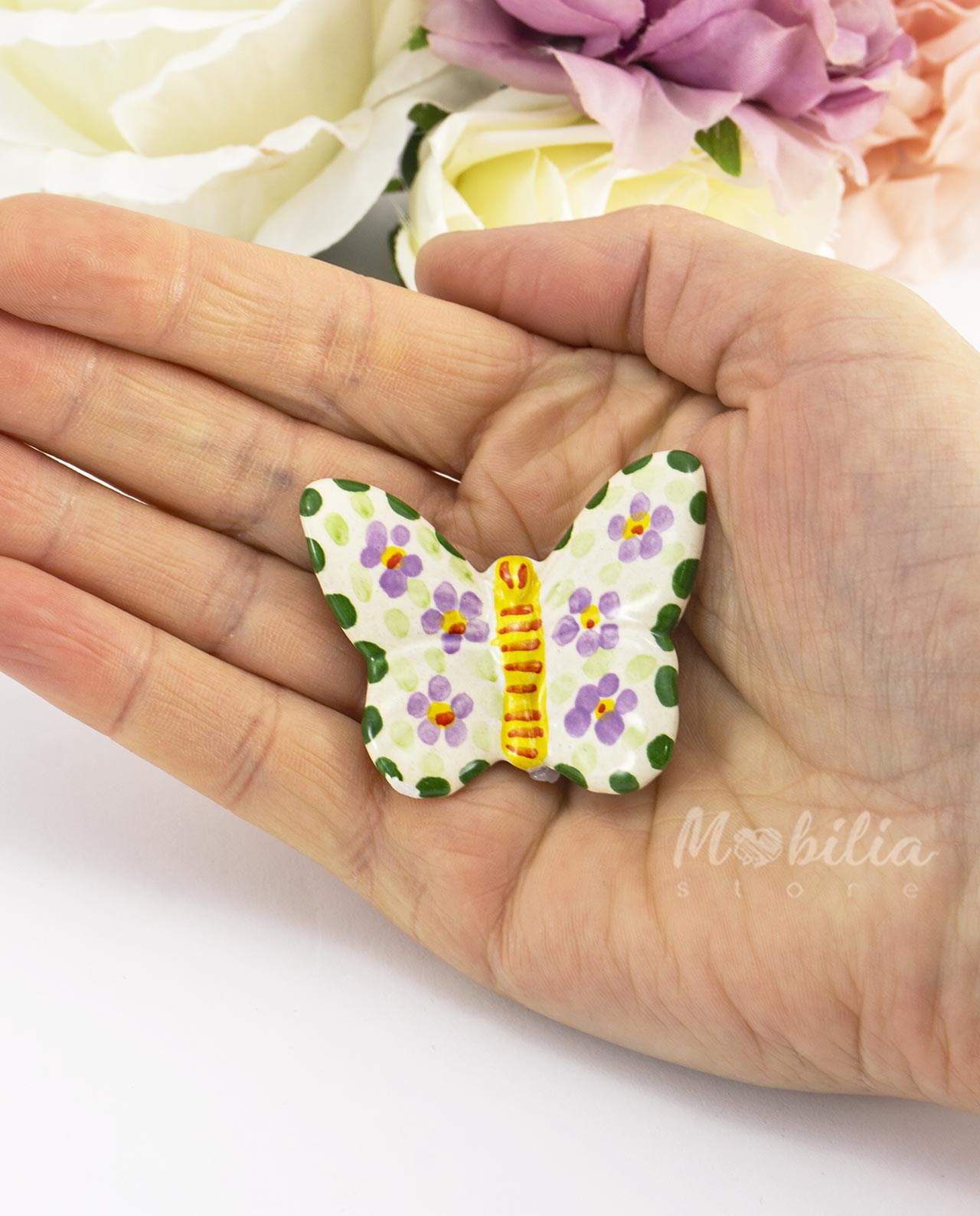 Magnete farfalla con fiori in ceramica artigianale siciliana