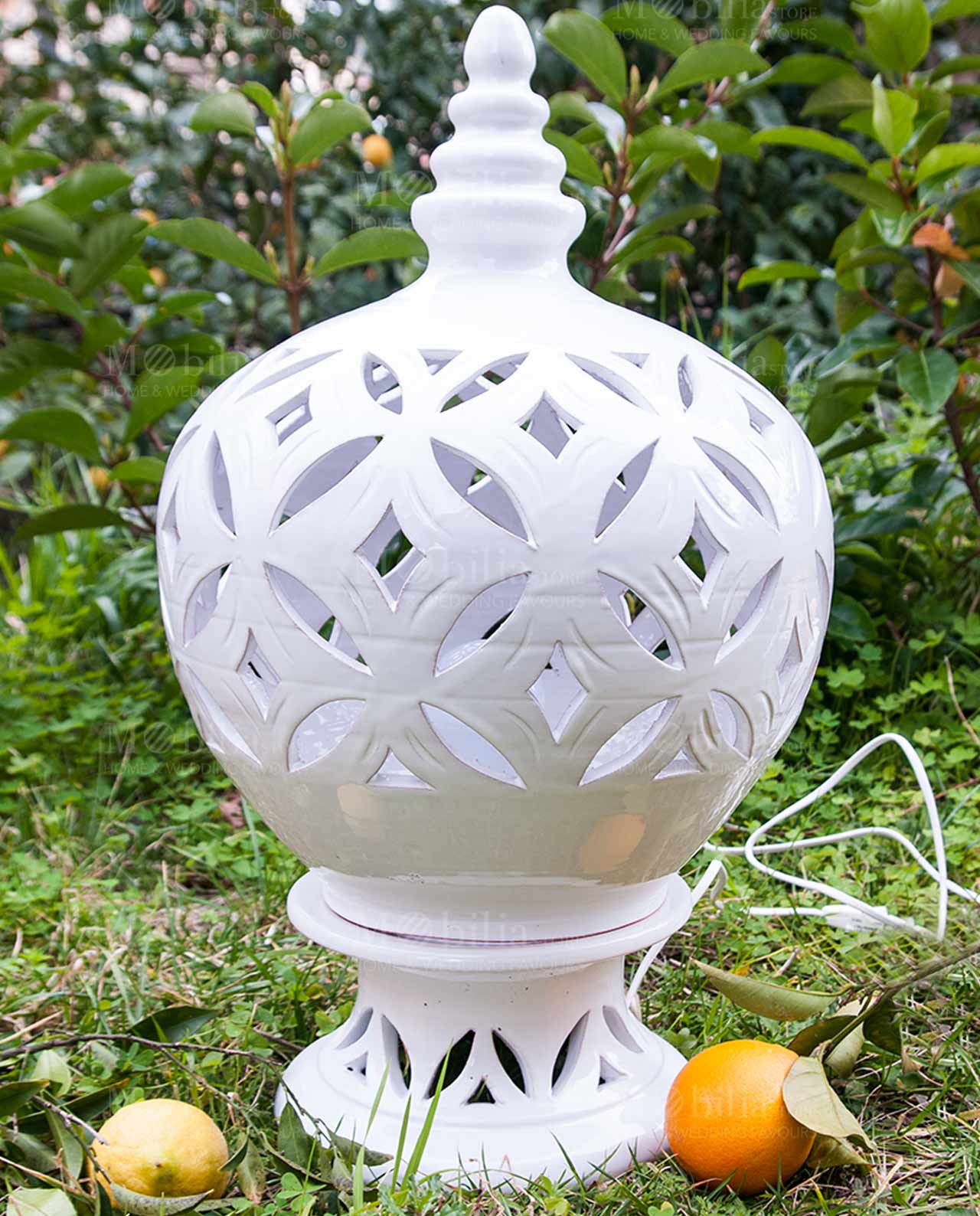lampada grande ceramica traforata bianca artigianale caltagirone siciliana