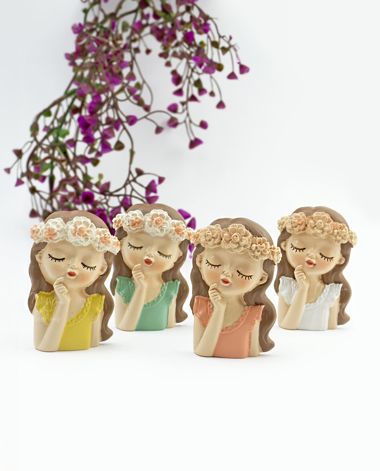 Calamita girl con fiori assortita su cuscino con confetti - immagine 10