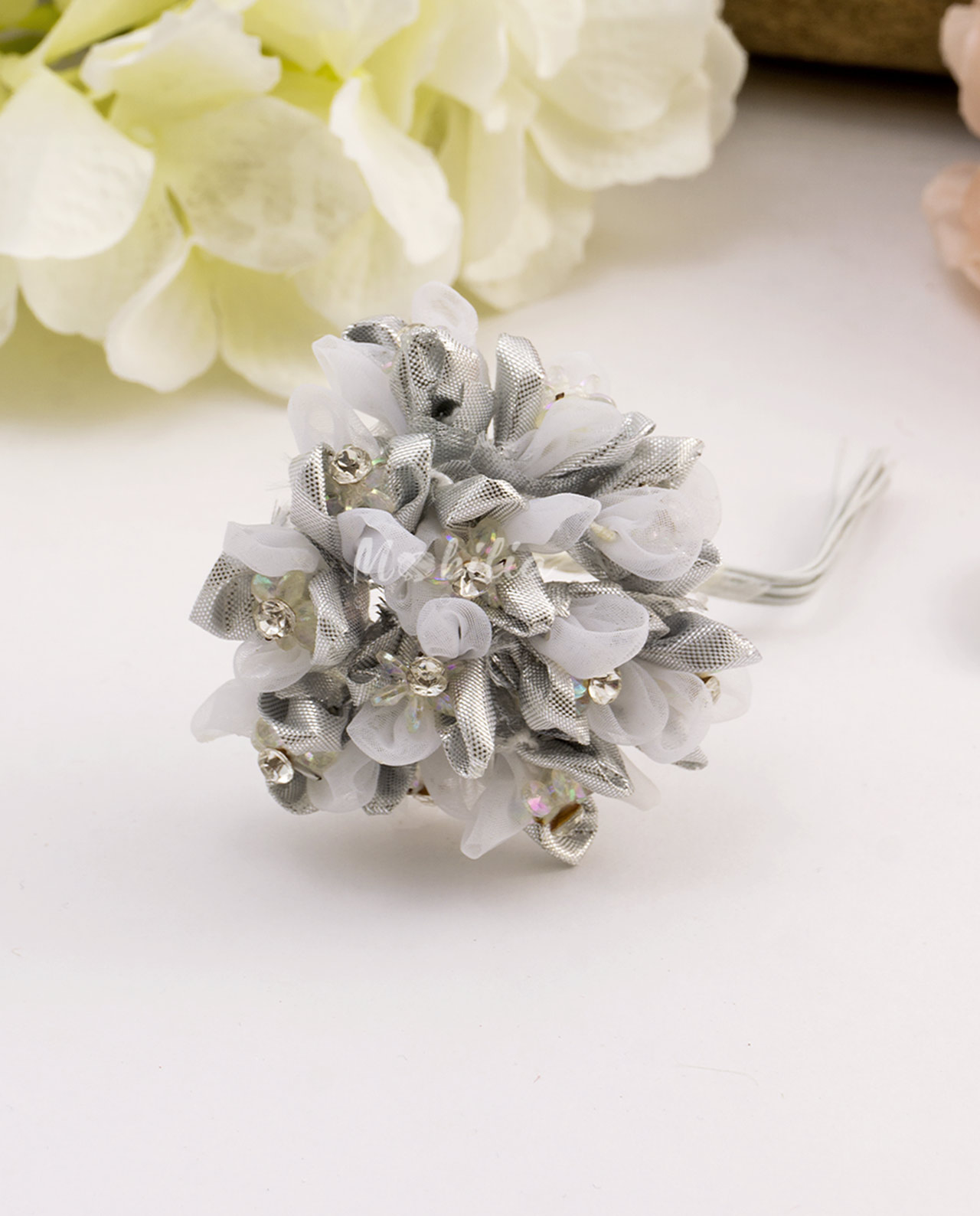 Fiore decorativo argento con strass per bomboniere