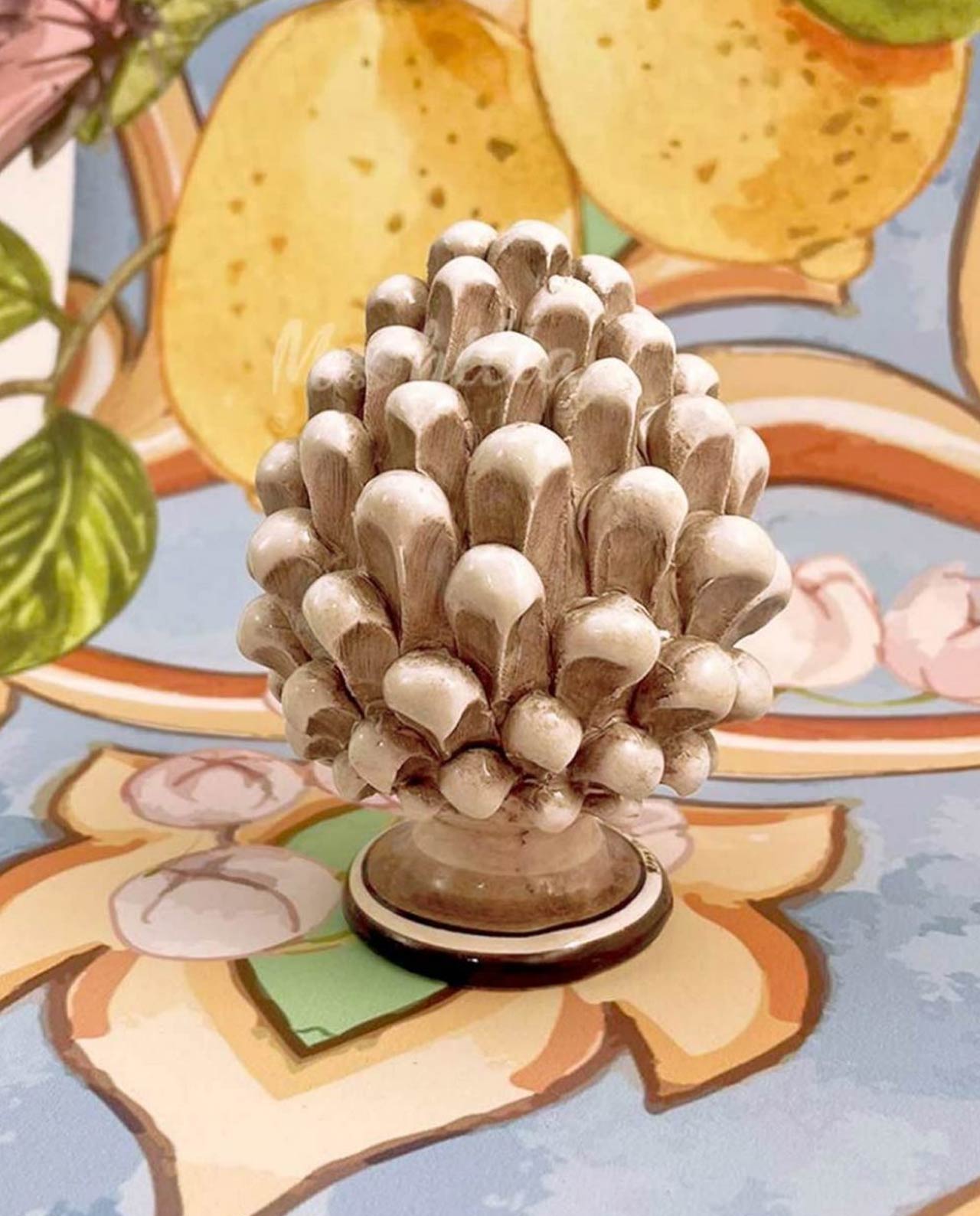 Pigna fumรจ in ceramica di Caltagirone