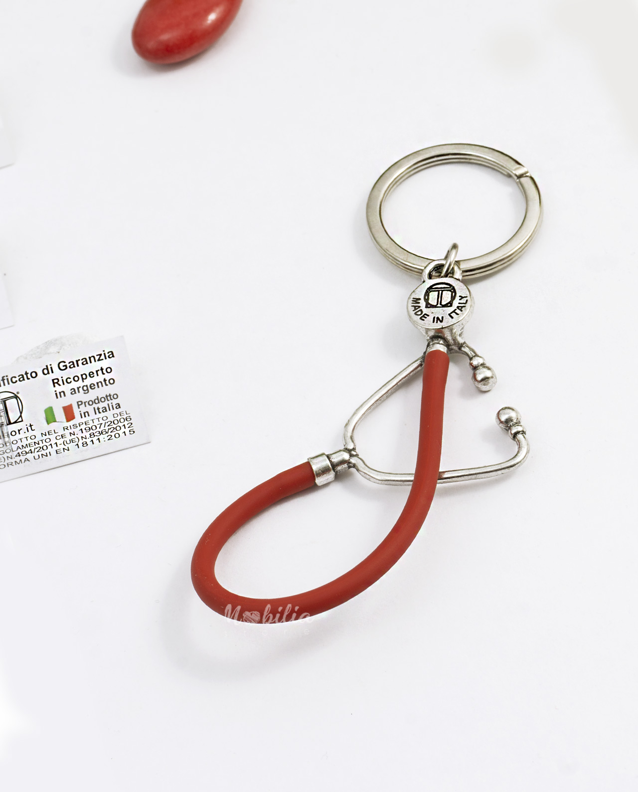 Bomboniera portachiavi stetoscopio in metallo argento su sacchetto rosso - Rosso