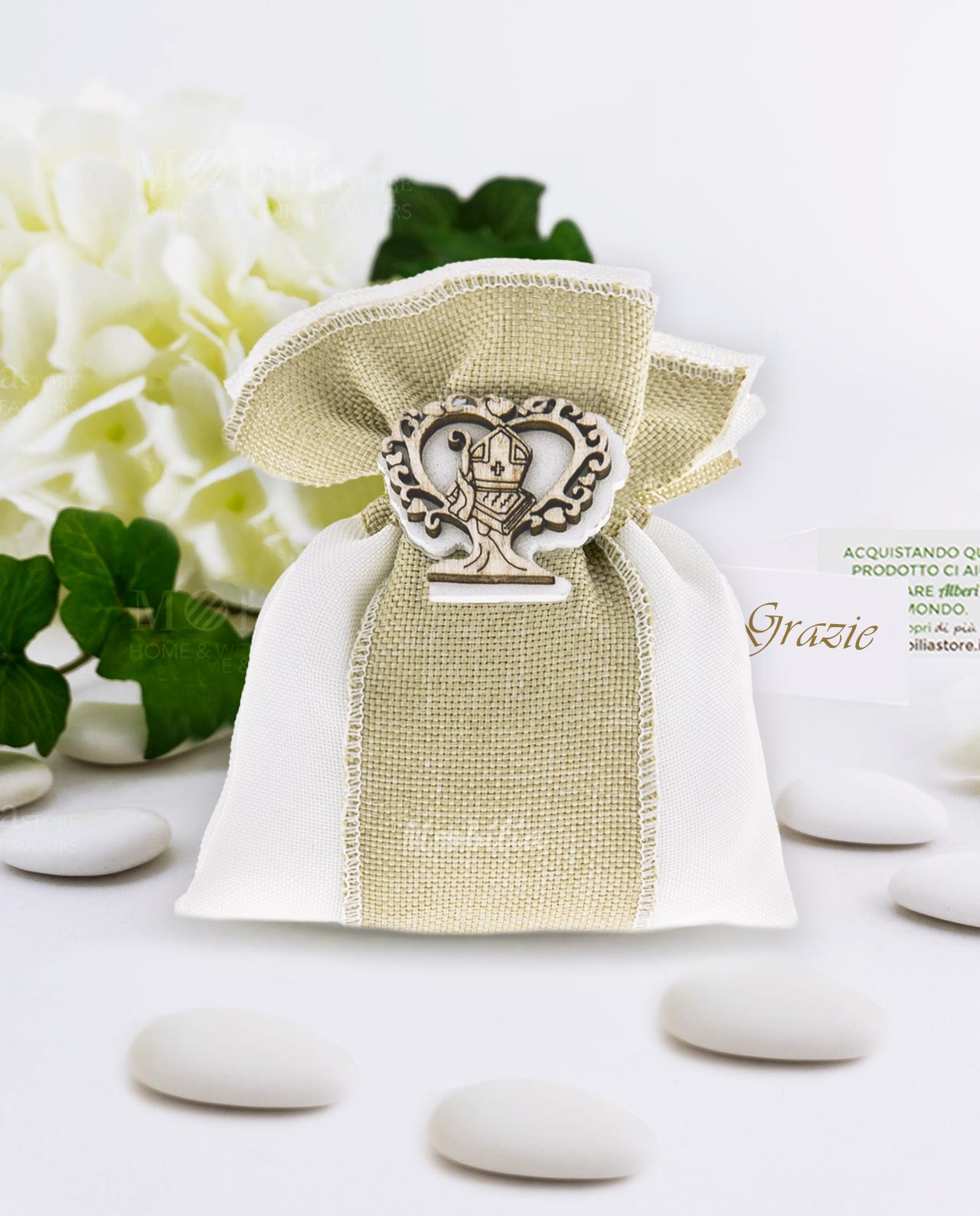Sacchetto con applicazione cappello papale e confetti varie forme