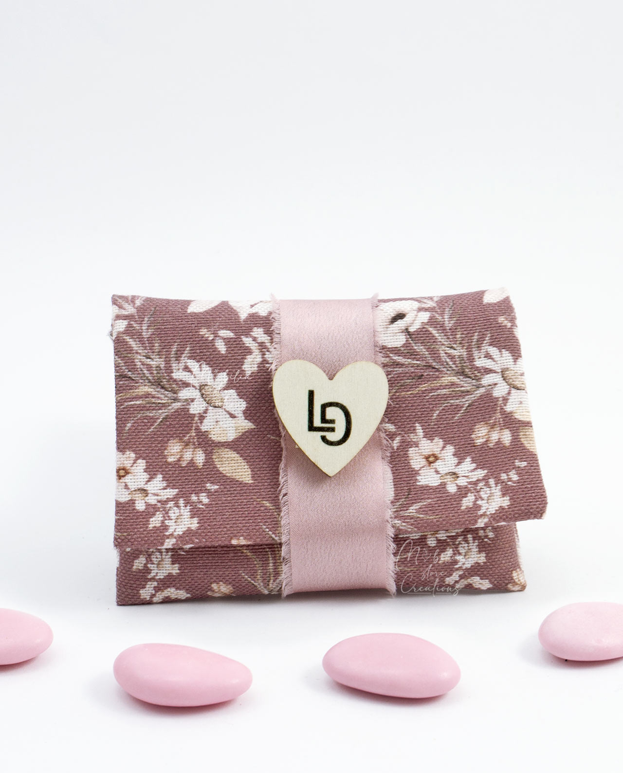 Bomboniera Legambiente sacchetto floreale rosa con cuore personalizzato