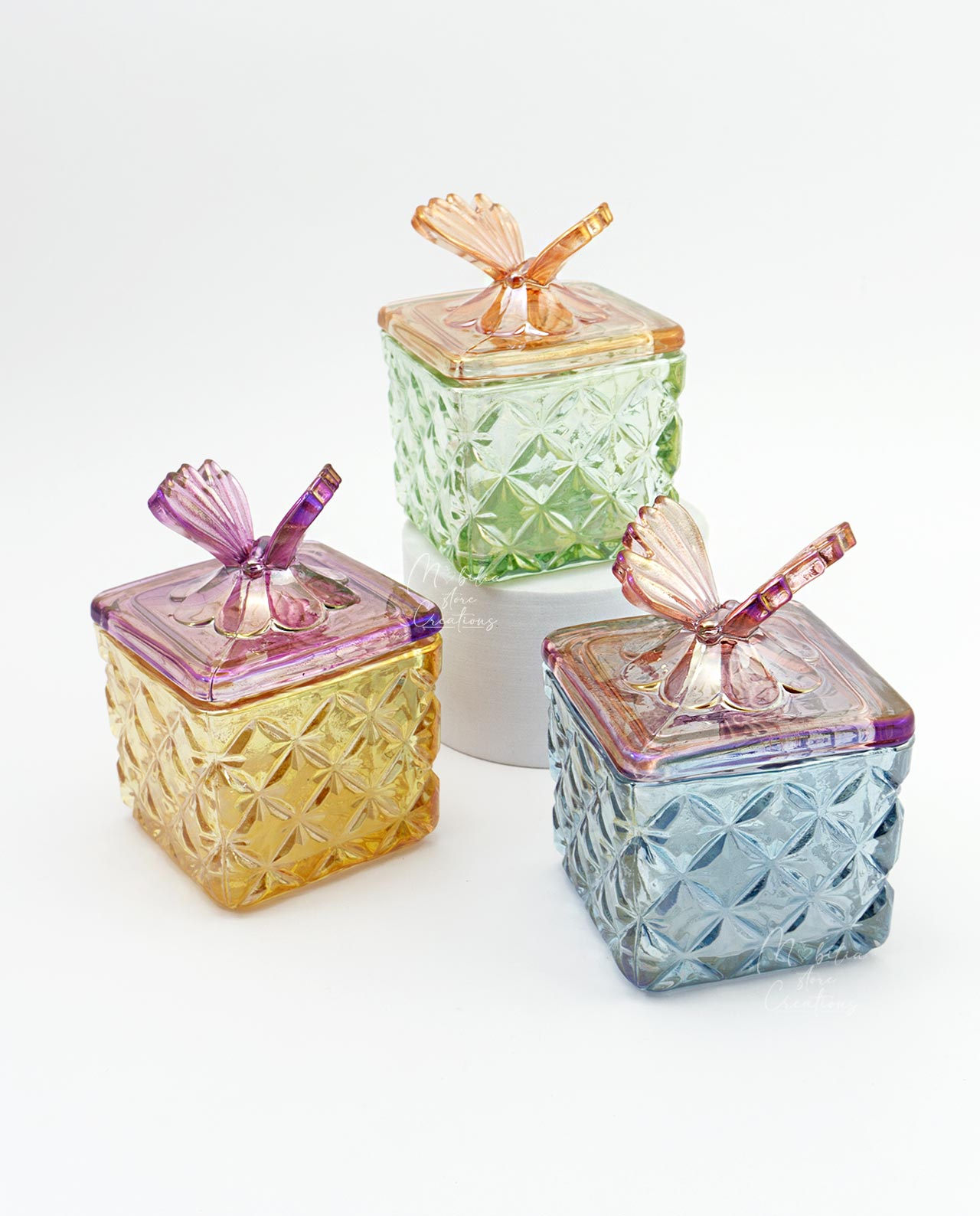 Scatola in vetro con coperchio farfalla colori assortiti