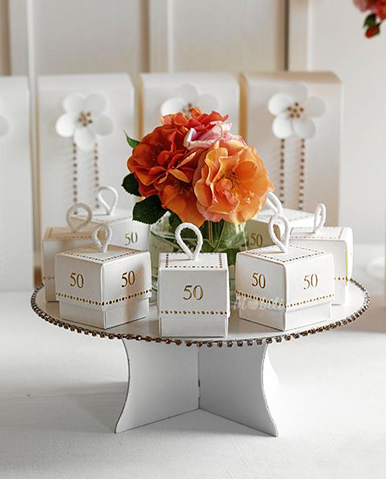 Scatola cubo con 50 oro e cordoncino