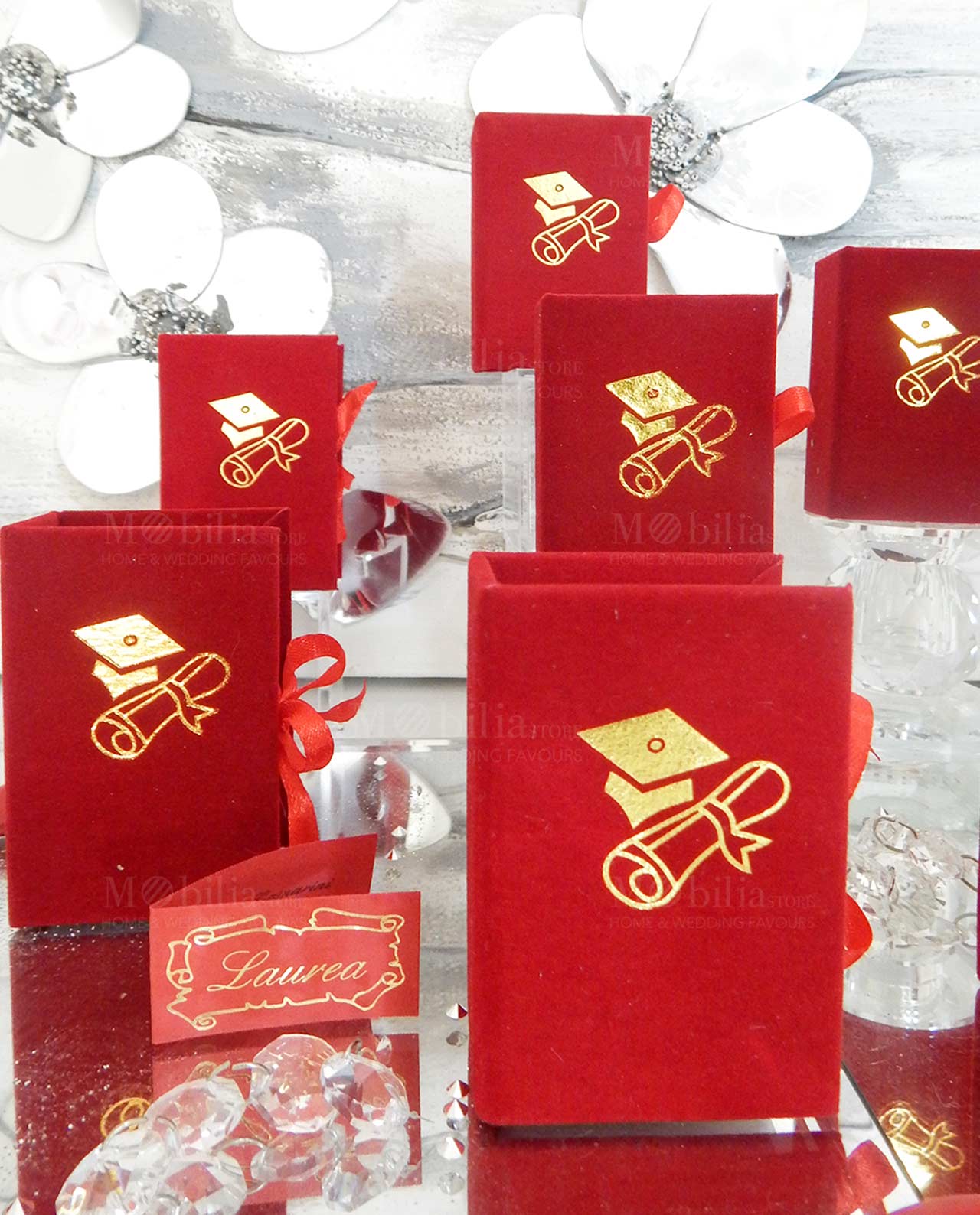 scatolina portaconfetti libro rosso con tocco e pergamena oro