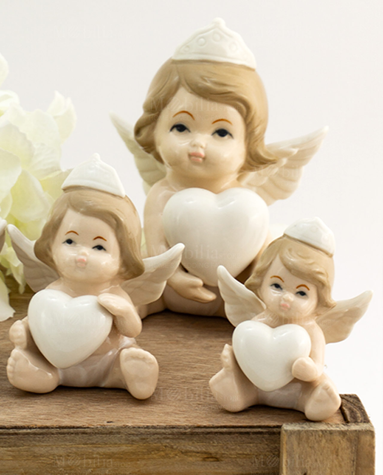 scultura angelo principessa con cuore varie misure porcellana