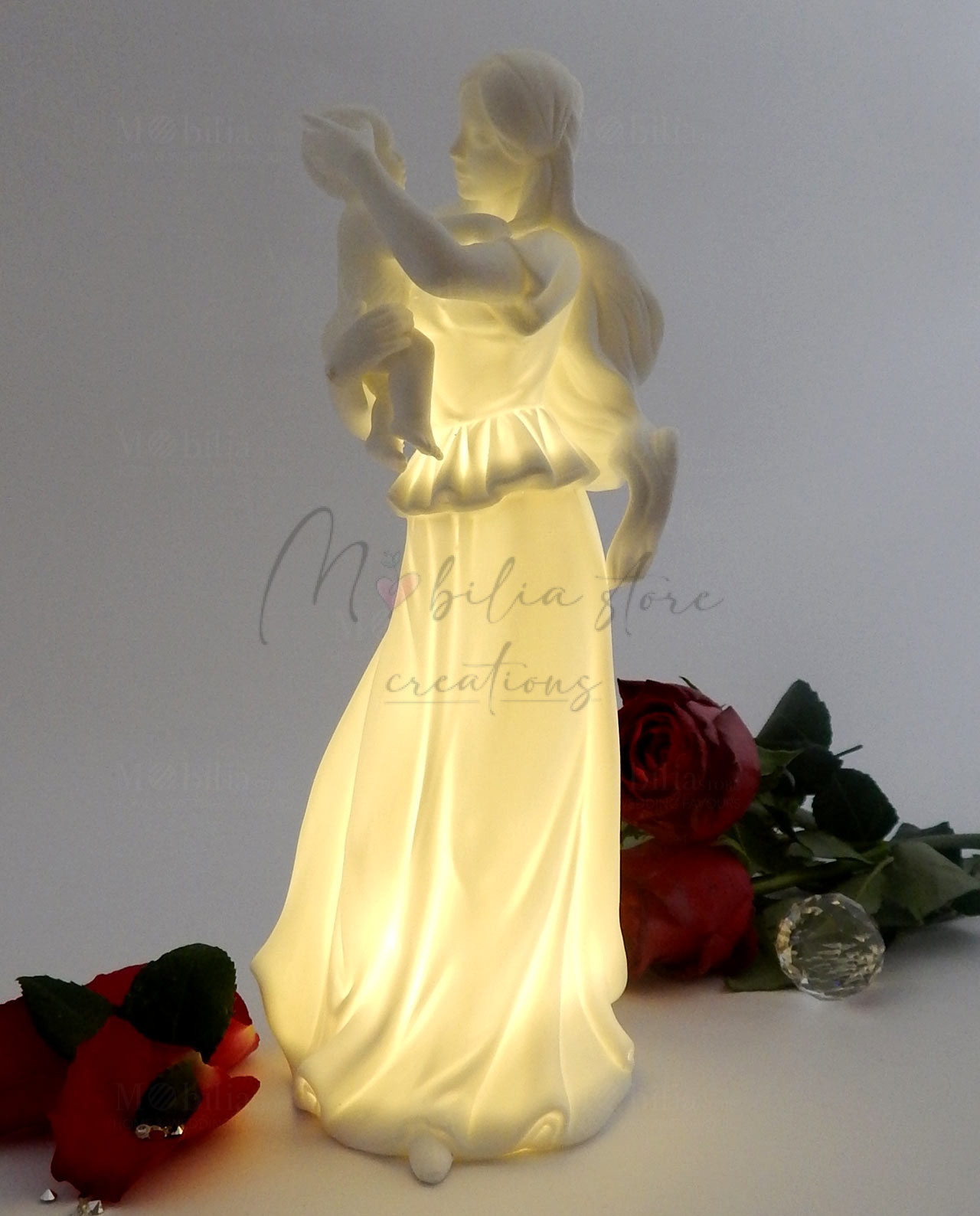 scultura maternitร con luce led per bomboniere morena design