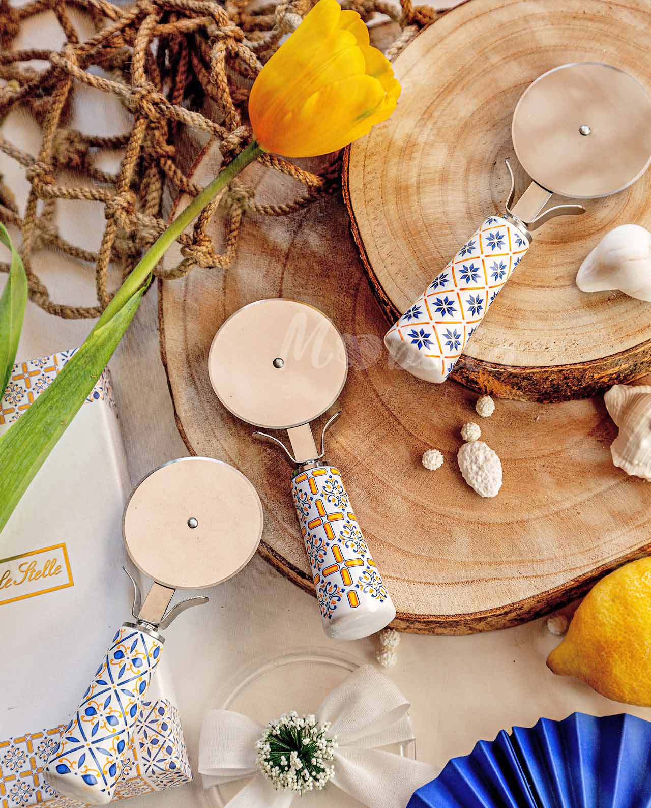 Taglia pizza con manico decorato e scatola regalo - immagine 6