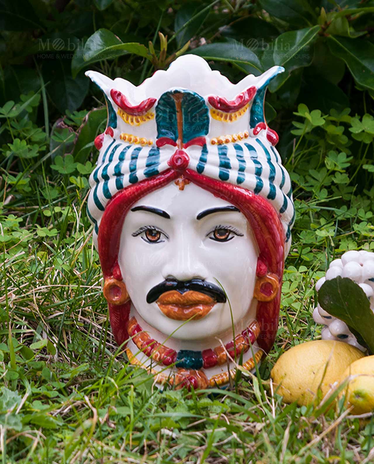 testa di moro uomo con copricapo e corona colorata ceramica artigianale caltagirone sicilia